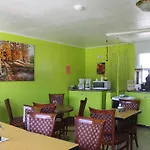 Advantage Inn